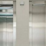 Συναγερμός σε Ζωγράφου και Καλλιθέα – Δύο τραυματίες απεγκλωβίστηκαν από ασανσέρ