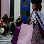 Εορταστικό ωράριο: Τι ώρα κλείνουν καταστήματα και σούπερ μάρκετ την παραμονή Χριστουγέννων