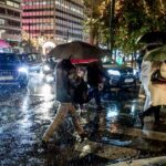 Kακοκαιρία Byron: Μπλακ άουτ στην Ερμού, στο σκοτάδι καταστήματα – Πλημμύρισε η ΑΣΟΕΕ