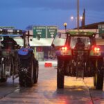 Οι αγρότες έκλεισαν τo τελωνείο του Προμαχώνα για τα φορτηγά: «Άγνωστο πότε θα ανοίξει»