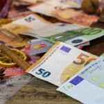 Δώρο Χριστουγέννων: Πότε καταβάλλεται και πώς υπολογίζεται από τους δικαιούχους