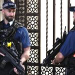 Βρετανία: Ανδρας κατηγορείται ότι νάρκωνε και βίαζε επί χρόνια τη σύζυγό του μαζί με 5 συνεργούς