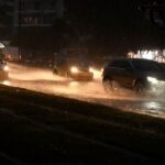 Κακοκαιρία Byron: Διακοπή κυκλοφορίας στην Πειραιώς στο ύψος της Χαμοστέρνας – Πλημμύρισε η Ομόνοια