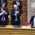 Τα μέτρα Μητσοτάκη για στεγαστικό, η παρέμβαση Χατζηδάκη για αγρότες και ο… αέρας Πιερρακάκη