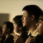 Κινέζοι φοιτητές τραγουδούν σε άπταιστα ελληνικά το «Άσπρα καράβια» – Δείτε το βίντεο