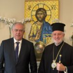 Συνάντηση του Τάκη Θεοδωρικάκου με τον Αρχιεπίσκοπο Αμερικής Ελπιδοφόρο