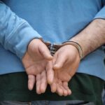 Χειροπέδες σε άνδρα στην Άρτα που μετέφερε μετανάστες ακόμη και στον χώρο των αποσκευών