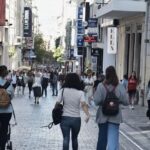 Ανοιχτά σήμερα Κυριακή τα καταστήματα λόγω χειμερινών εκπτώσεων – Τι ισχύει για τα σούπερ μάρκετ