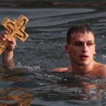 Θεσσαλονίκη: Μεγαλοπρεπής εορτασμός των Θεοφανείων – Ποιος έπιασε τον Σταυρό