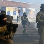 Τι είναι η ICE και ποιες οι εξουσίες της-Η εκπαίδευση, οι συλλήψεις μέσα στα σπίτια και η οπλοχρησία