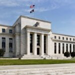 ΗΠΑ: Τρεις πρώην επικεφαλής της Fed καταγγέλλουν την προκαταρκτική έρευνα κατά Πάουελ