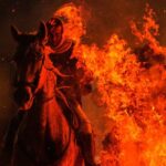 Τα «φλεγόμενα» άλογα της Ισπανίας: Η παράδοση που μαγεύει στη γιορτή του Αγίου Αντωνίου