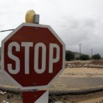 Ιωάννινα: Τεράστιος βράχος αποκολλήθηκε και έπεσε στην είσοδο του χωριού Πραμάντων