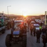 Η «κατάσταση πολιορκίας» των αγροτών και η «σκληρή γραμμή» Μαξίμου