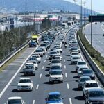 Κίνηση για «γερά νεύρα» σε Κηφισό, κέντρο και Αττική Οδό – Καθυστερήσεις σε Ποσειδώνος και Πειραιά