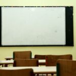 Κατέρρευσαν σοβάδες μέσα σε αίθουσα σε δημοτικό σχολείο στο Γαλάτσι – Δεν υπήρξαν τραυματισμοί