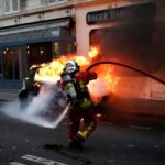 Γαλλία: Πάνω από 1.000 πυρπολήσεις οχημάτων και εκατοντάδες προσαγωγές τη νύχτα της Πρωτοχρονιάς