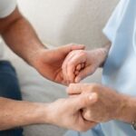 Νέα αποκάλυψη για τη νόσο Πάρκινσον – Εξαπλώνεται από το έντερο στον εγκέφαλο