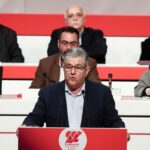 Κουτσούμπας από Συνέδριο ΚΚΕ: «Μας οδηγούν στην πολεμική οικονομία» – Άνοδος στην πολιτική επιρροή