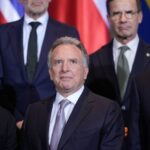 Πρόταση στον Ζελένσκι να ανταλλάξει το Ντονμπάς με 800 δισ. δολάρια και εγγυήσεις ασφαλείας