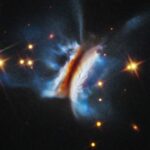 Το διαστημικό τηλεσκόπιο Hubble ξετύλιξε το… χάος μέσα στο «σάντουιτς του Δράκουλα»