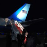 Αναχώρησε ξανά για Νταβός ο Τραμπ μετά την περιπέτεια στον αέρα με το Air Force One