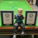 Δίχρονος πιτσιρικάς πέτυχε δύο παγκόσμια ρεκόρ στο σνούκερ