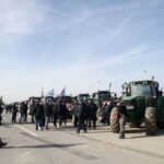 Αγρότες: Παραμένουν τα τρακτέρ στα Μάλγαρα, με ανοιχτούς τους δρόμους