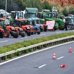 Στρατηγική αποσυμπίεσης από Μαξίμου: «Ναι» σε διπλό ραντεβού με τους αγρότες