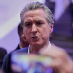 ΗΠΑ: Ο κυβερνήτης της Καλιφόρνιας καλεί τους Ευρωπαίους να «επιβληθούν» στον «αδύναμο» Τραμπ