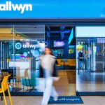 Τα πρώτα καταστήματα Allwyn είναι εδώ – Νέα εποχή για το δίκτυο των καταστημάτων του ΟΠΑΠ