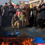 Ιράν: Οι διαβουλεύσεις ΗΠΑ – Ισραήλ, η εμπλοκή Πούτιν και η… επιστροφή του εξόριστου Παχλαβί