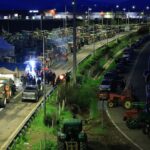 Σύσκεψη στο αγροτικό μπλόκο της Θήβας: Σχέδια για μπλακ άουτ στον άξονα Ριτσώνα – διόδια Αφιδνών