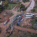 Σε κατάσταση Έκτακτης Ανάγκης η Βάρη – Εικόνες από ψηλά δείχνουν το μέγεθος της καταστροφής