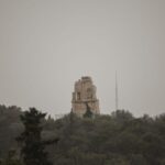 Καιρός σήμερα: Καταιγίδες, ισχυροί νοτιάδες και υψηλές θερμοκρασίες – Επιστρέφει η αφρικανική σκόνη