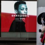 Μέχρι πότε διαρκούν οι χειμερινές εκπτώσεις – Τι να προσέξετε στις προσφορές