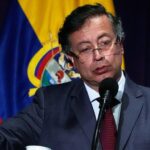 Γκουστάβο Πέτρο: «Οι ΗΠΑ επιτέθηκαν στην Βενεζουέλα – Βομβαρδίζουν το Καράκας»