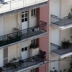 Αυστηρότεροι όροι στις βραχυχρόνιες μισθώσεις: Τι ισχύει με την άδεια όταν μεταβιβάζεται το ακίνητο