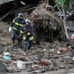 «Σαντορίνη» η Σικελία: Στο χείλος του γκρεμού σπίτια εξαιτίας κατολίσθησης – Συγκλονιστικά βίντεο