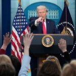 «Ο θεός είναι περήφανος για το έργο μου»: Ο Τραμπ συμπληρώνει έναν χρόνο στον Λευκό Οίκο