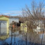 «Σαρώνει» τον Έβρο η κακοκαιρία: Εγκλωβίστηκαν μαθητές στον Απαλό – Κλειστά τα σχολεία αύριο