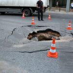 Κακοκαιρία: Καθίζηση εδάφους στο Γραμματικό – Τραυματίστηκε οδηγός