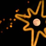 «Φεγγάρι του Λύκου»: «Ζωγράφισε» τον νυχτερινό ουρανό η πρώτη πανσέληνος του 2026