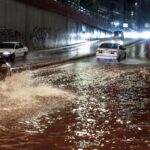 Σφοδρή κακοκαιρία στην Αττική: Φούσκωσαν ποτάμια, μπήκαν νερά στο Μετρό, εγκλωβίστηκαν οδηγοί