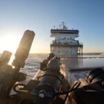 Καρέ καρέ η «κινηματογραφική» απόβαση Φινλανδών κομάντο σε πλοίο ύποπτο για δολιοφθορά