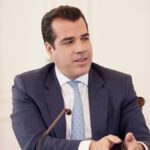 Πλεύρης: Ψευδή τα δημοσιεύματα περί νομιμοποίησης 90.000 παράνομων μεταναστών