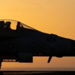 Παράθυρο αναβολής της επίθεσης στο Ιράν αφήνει ο Τραμπ – Εγκαταλείπουν την περιοχή οι Δυτικοί