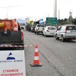 Καρέ – καρέ η κάθοδος των τρακτέρ στην Αθήνα: Η «στάση» για απολύμανση και η πορεία προς το Σύνταγμα