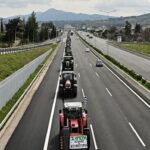 Στις Αφίδνες τα πρώτα τρακτέρ, είσοδος μόνο μετά από απολύμανση – Πώς θα κινηθούν στην Αθήνα