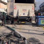 Βίντεο ντοκουμέντο από το τροχαίο στη Θηβών: Καρέ – καρέ η στιγμή που το φορτηγό πέφτει στα οχήματα